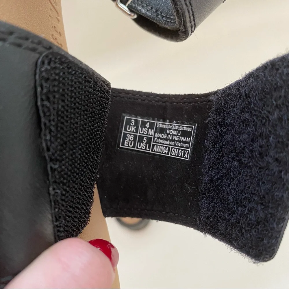 NWOT Dr. Martens Romi Y Velcro Strap Sandals - Picture 4 of 4